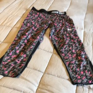 Nike Pro Capri Pants